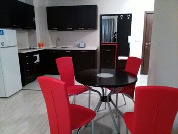 admiral plaza private apartments