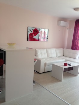 admiral plaza private apartments