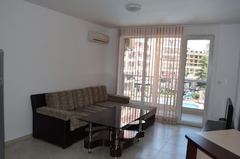 admiral plaza private apartments