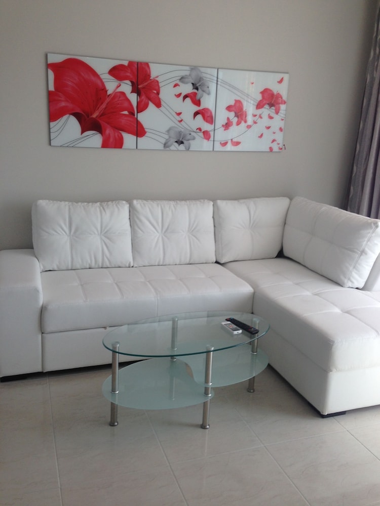 admiral plaza private apartments