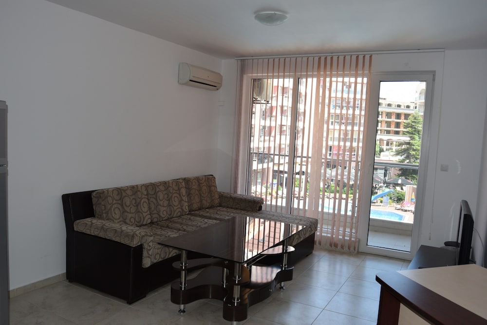 admiral plaza private apartments