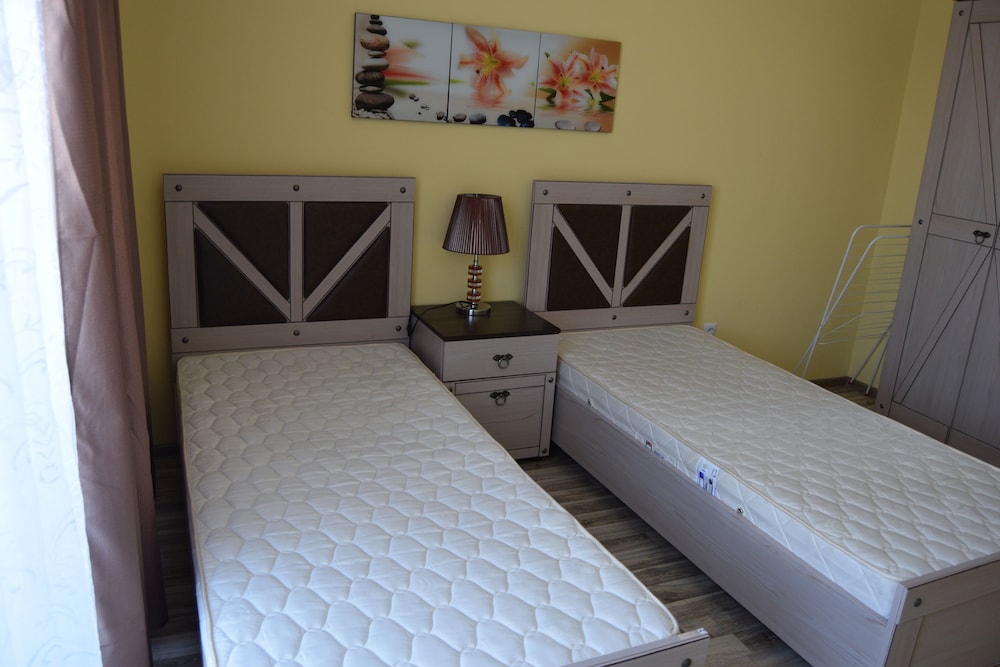 admiral plaza private apartments
