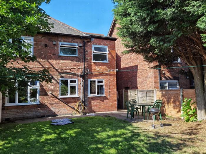 perry road beautiful large house available for guests and contractors parking wifi