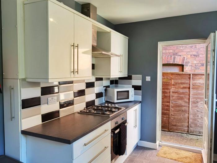 perry road beautiful large house available for guests and contractors parking wifi