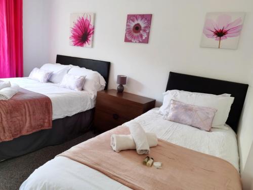 perry road beautiful large house available for guests and contractors parking wifi