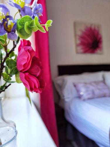 perry road beautiful large house available for guests and contractors parking wifi