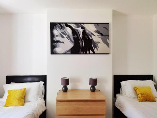 perry road beautiful large house available for guests and contractors parking wifi