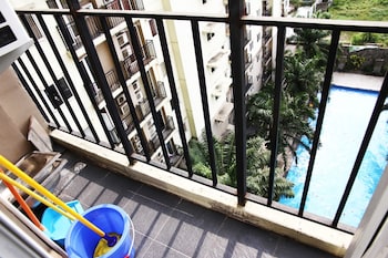 pool view 2br mutiara bekasi apartment