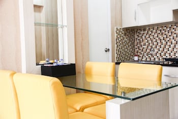 pool view 2br mutiara bekasi apartment