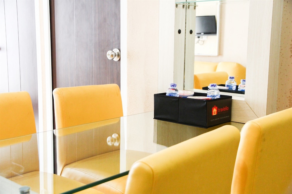 pool view 2br mutiara bekasi apartment