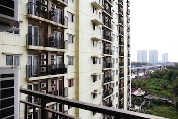 pool view 2br mutiara bekasi apartment