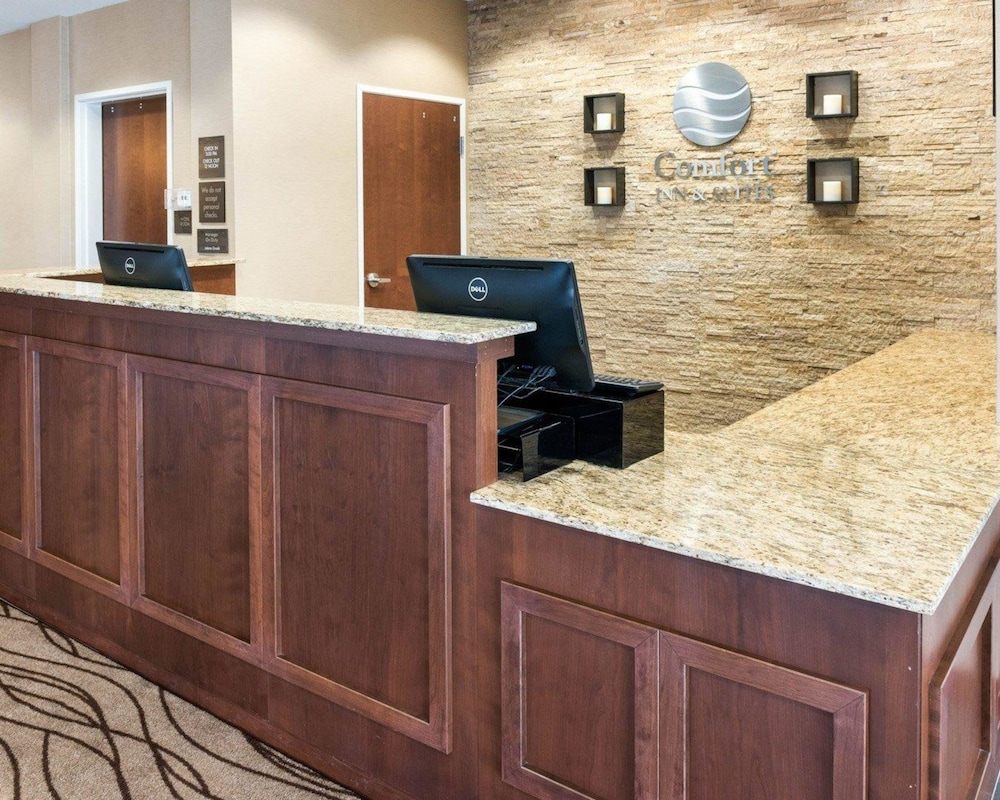 comfort inn and suites west medical center