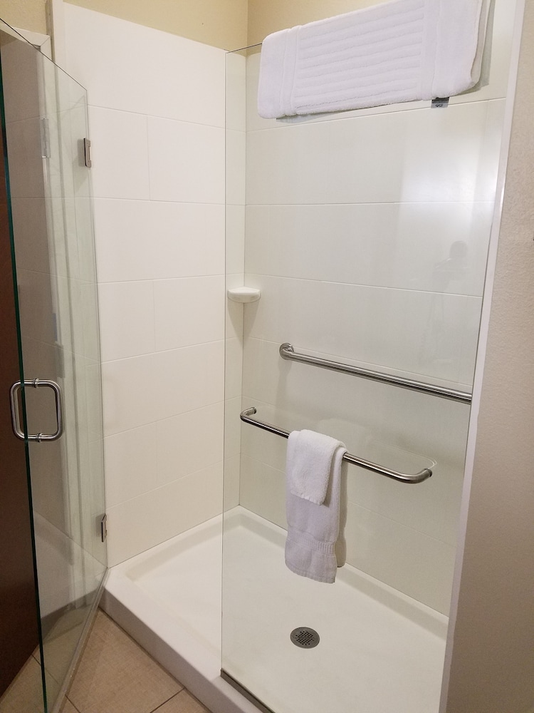 comfort inn and suites west medical center