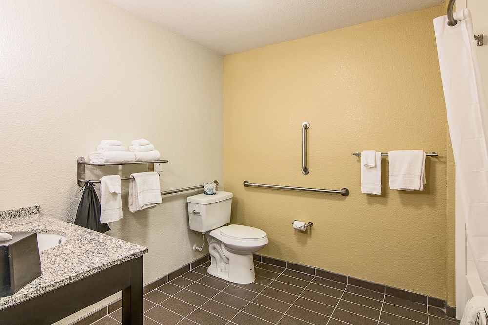 comfort inn and suites west medical center
