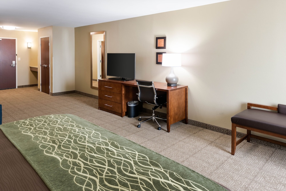 comfort inn and suites west medical center