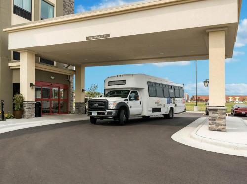 comfort inn and suites west medical center