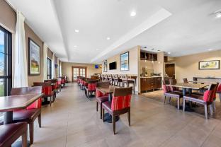 comfort inn and suites west medical center