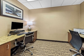 comfort inn and suites west medical center