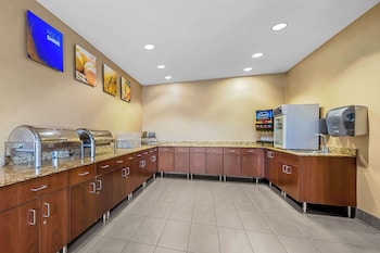 comfort inn and suites west medical center