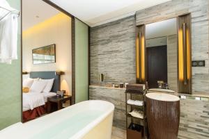 shenzhen castle golf hotel