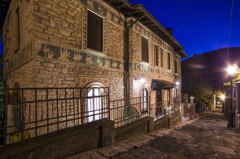 Al Borducan Romantic Hotel - Adults Only,Castello Cabiaglio>>Barasso,4 star