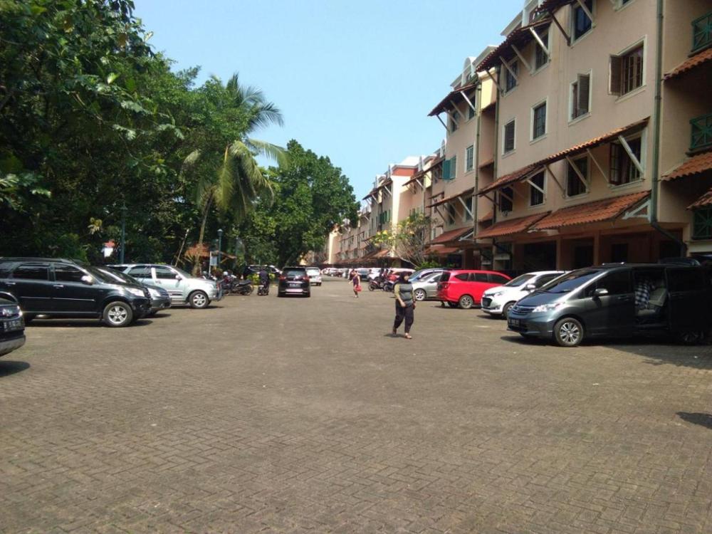kondominium lippo carita selatan