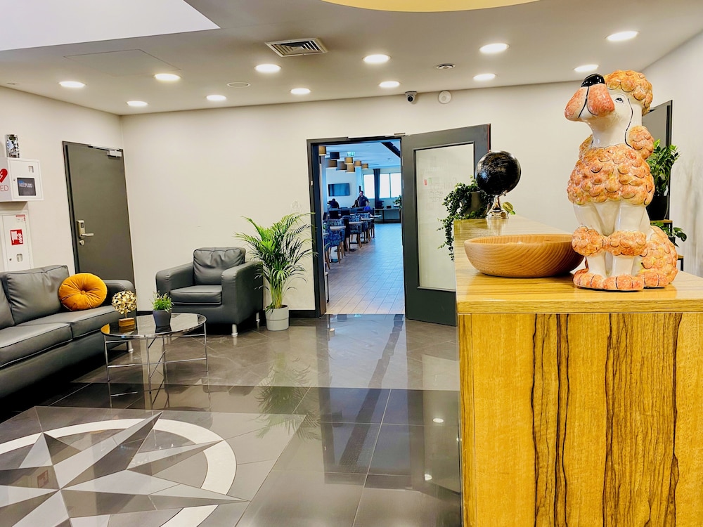 conrad comfort hotel
