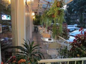 straits view hotel