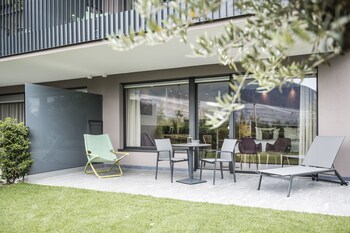 vinea suites and apartments