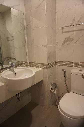 lumpini park beach cha am by sopida