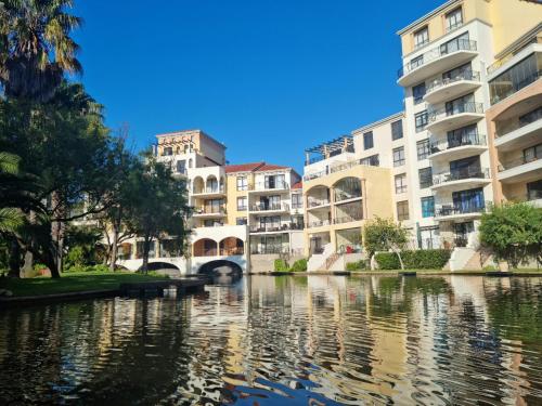the island club by smart city stays