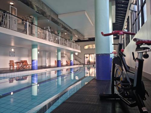 the island club by smart city stays