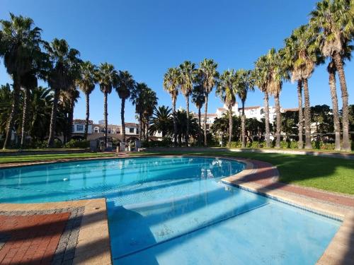 the island club by smart city stays