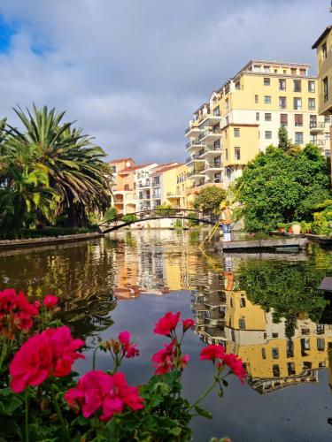 the island club by smart city stays