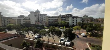 the island club by smart city stays