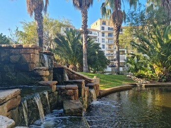 the island club by smart city stays