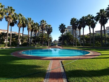 the island club by smart city stays