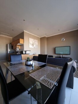 the island club by smart city stays