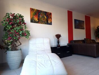The Island Club By Smart City Stays,6 N Bank Ln,0 star