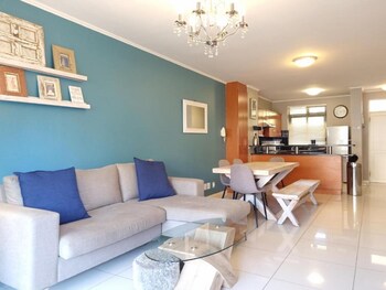 the island club by smart city stays
