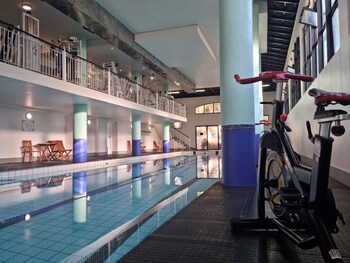the island club by smart city stays