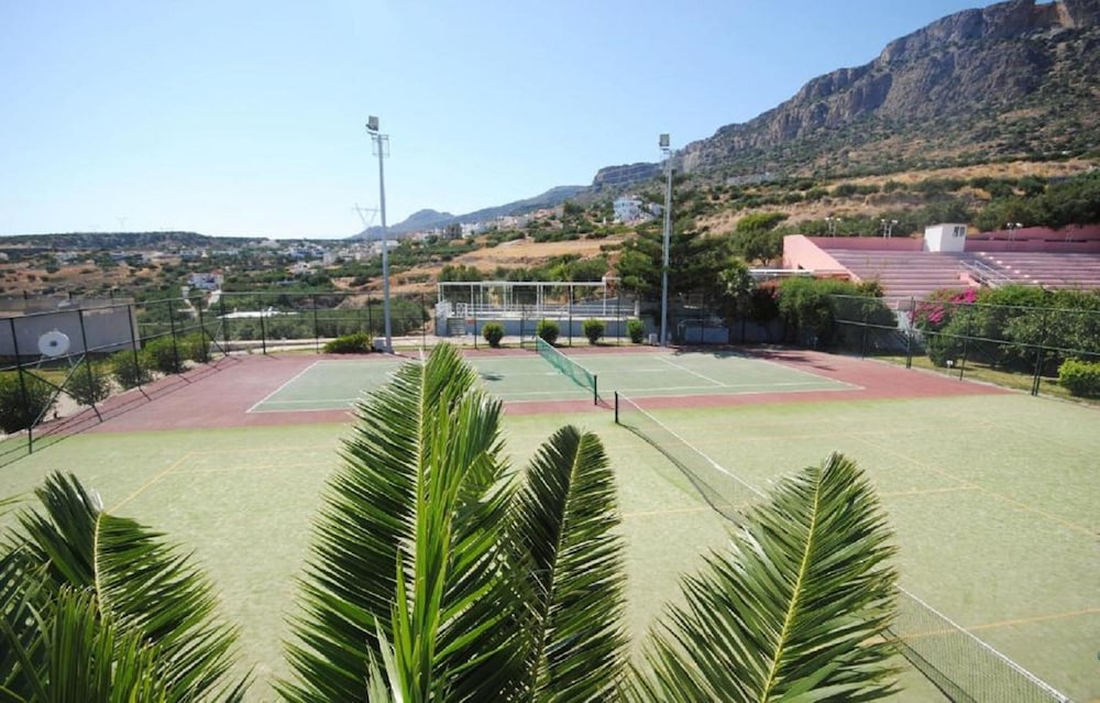 sunshine crete village