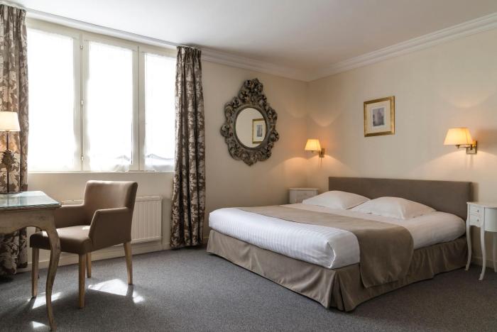 hotel de lunivers