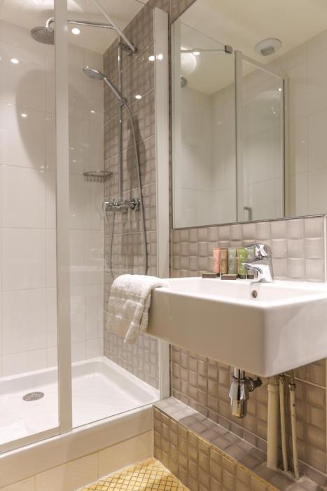 avalon hotel paris gare du nord