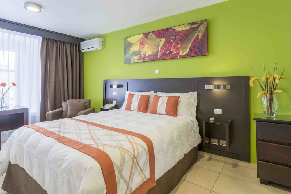 hotel residence inn suites cristina