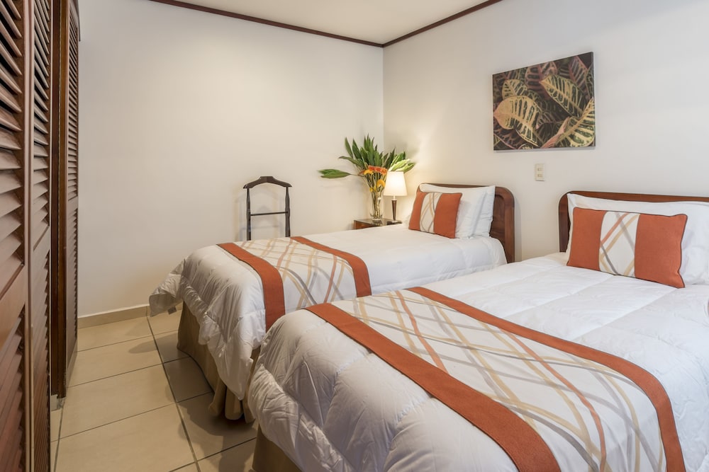 hotel residence inn suites cristina