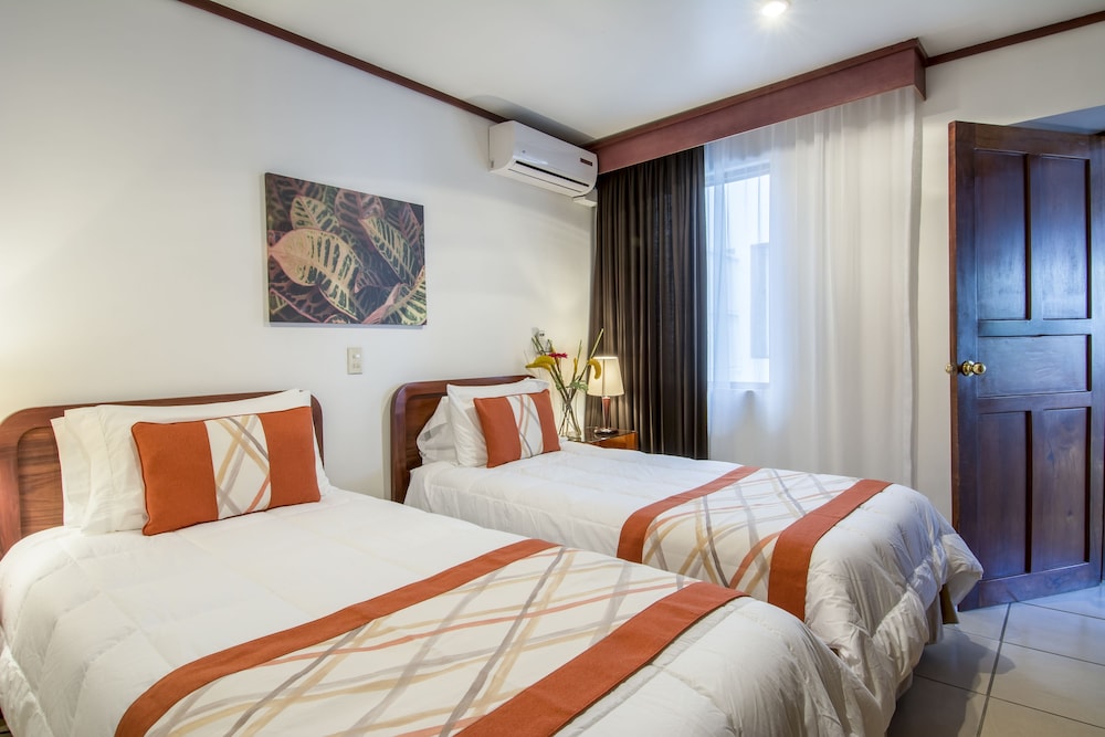 hotel residence inn suites cristina
