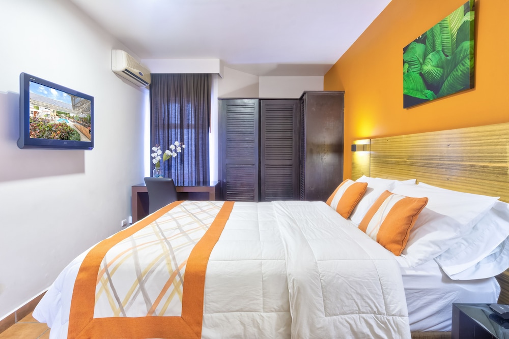 hotel residence inn suites cristina