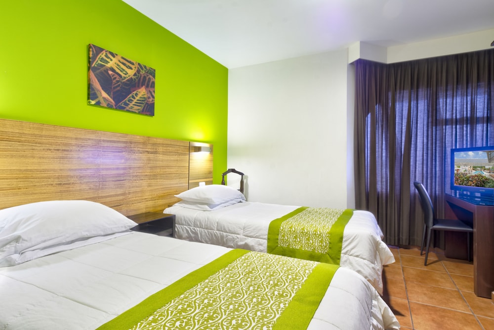 hotel residence inn suites cristina