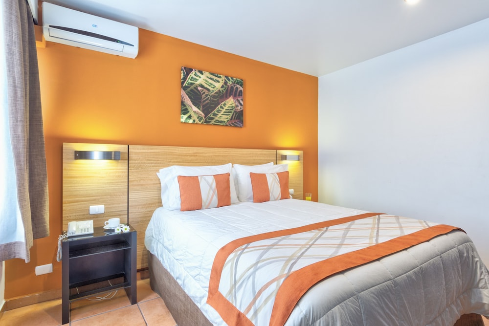 hotel residence inn suites cristina